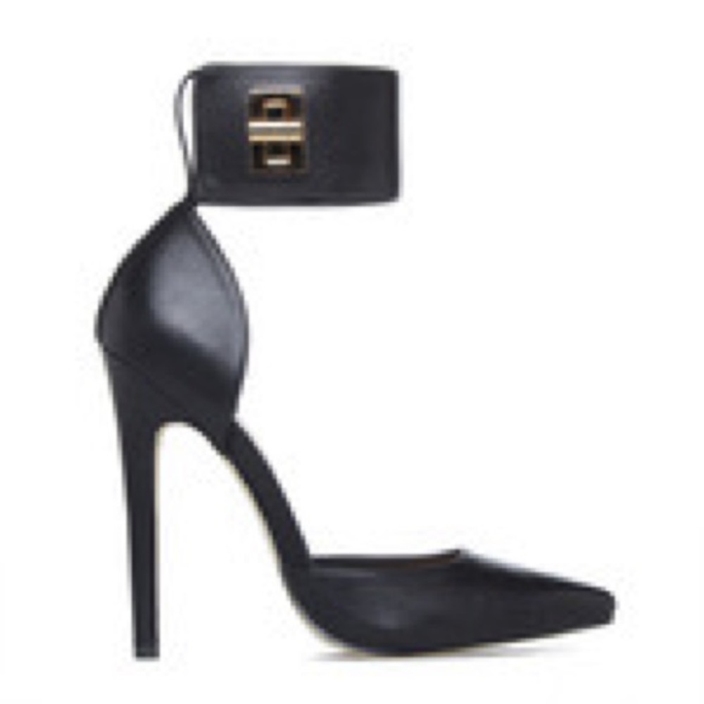 High heel pumps